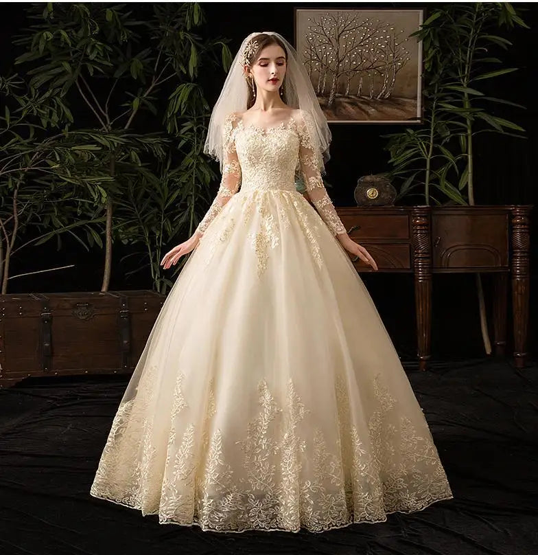 Vintage O Neck Full Sleeve Wedding Dress With Lace Embroidery