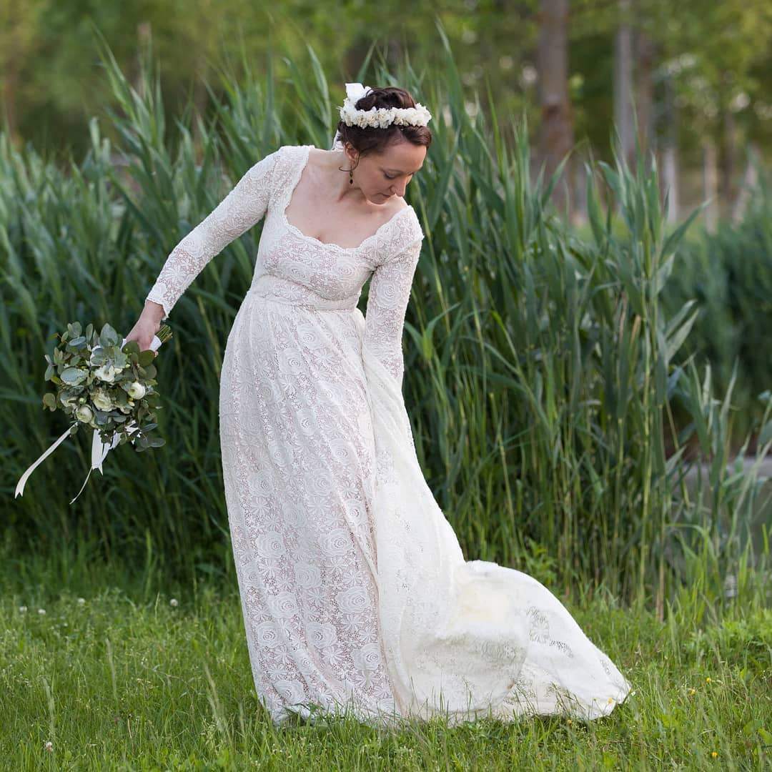 Square Neckline Wedding Dress with Train