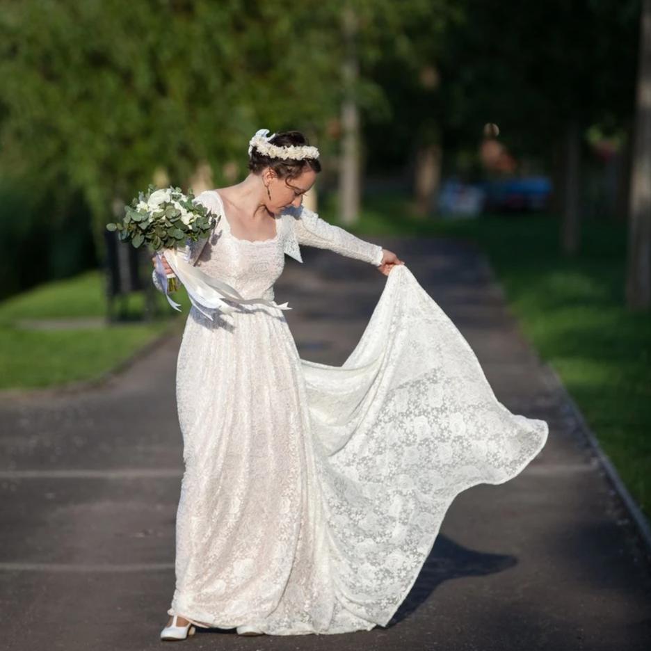 Square Neckline Wedding Dress with Train