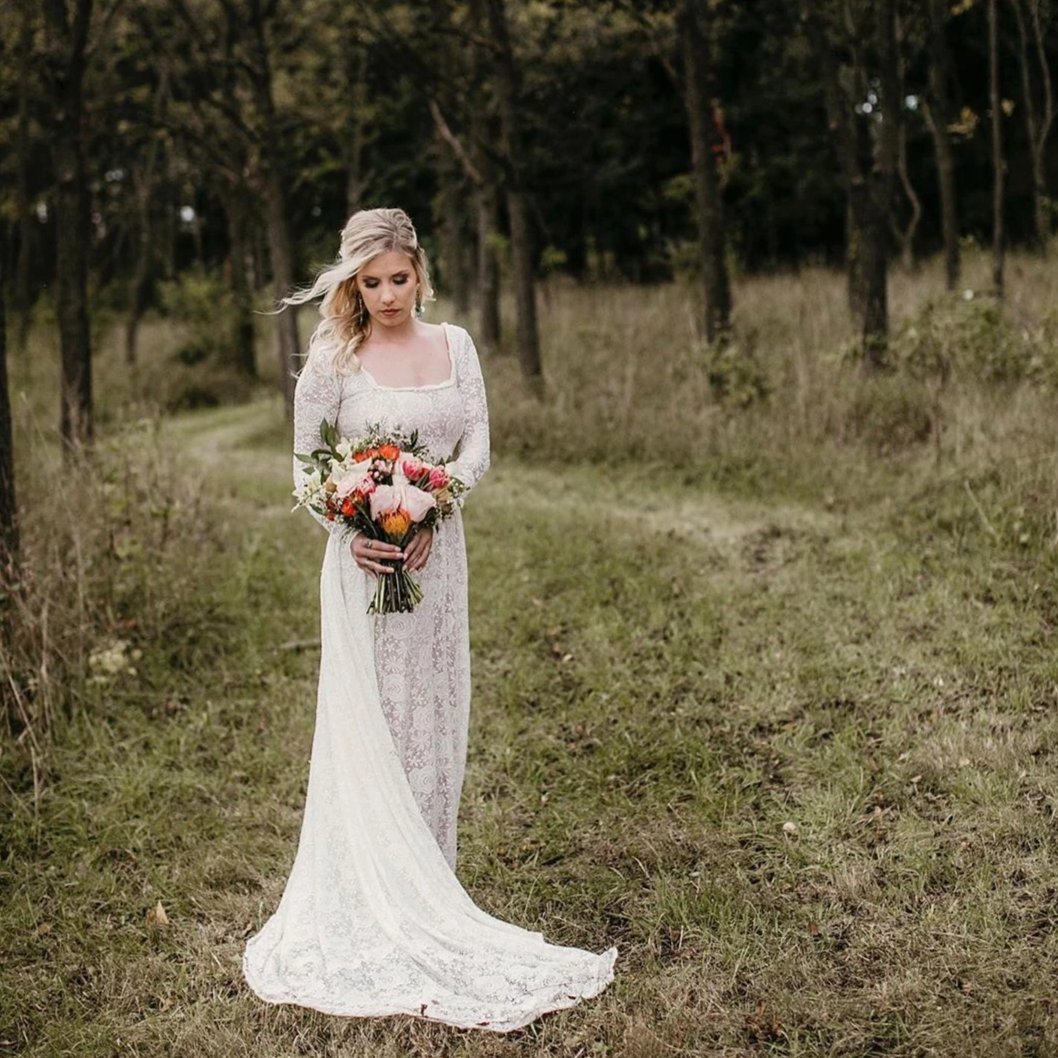 Square Neckline Wedding Dress with Train